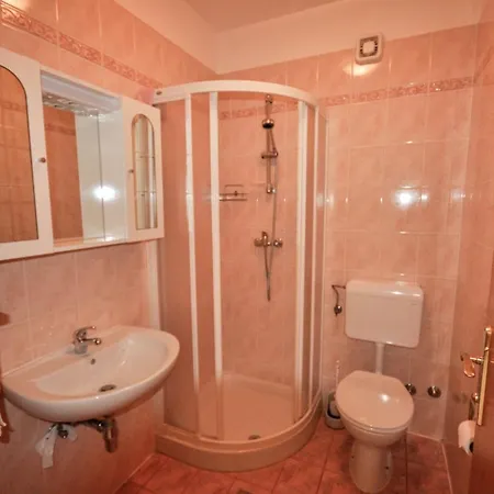 Fuer 2 Personen 30 M2 In Novigrad, Istrien * Karpinjan