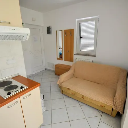 Fuer 2 Personen 30 M2 In Novigrad, Istrien *