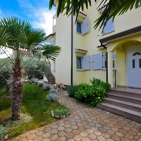 Fuer 2 Personen 30 M2 In Novigrad, Istrien *