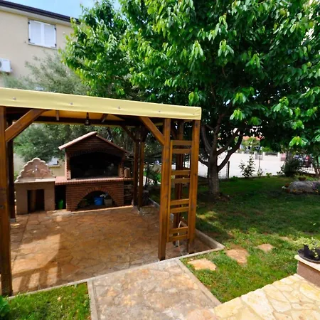 Apartment Fuer 2 Personen 30 M2 In Novigrad, Istrien